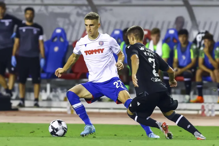 Srbi 'poludjeli' zbog transparenta Torcide o Oluji: 'Skandal i sramota, zbog ovoga ih se mora žestoko kazniti...'