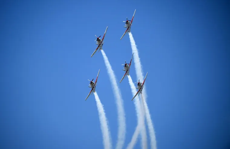 Spektakl na nebu! Pogledajte akrobatsku skupinu Krila Oluje iznad Knina