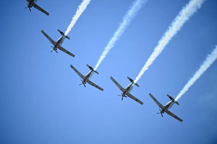 Spektakl na nebu! Pogledajte akrobatsku skupinu Krila Oluje iznad Knina