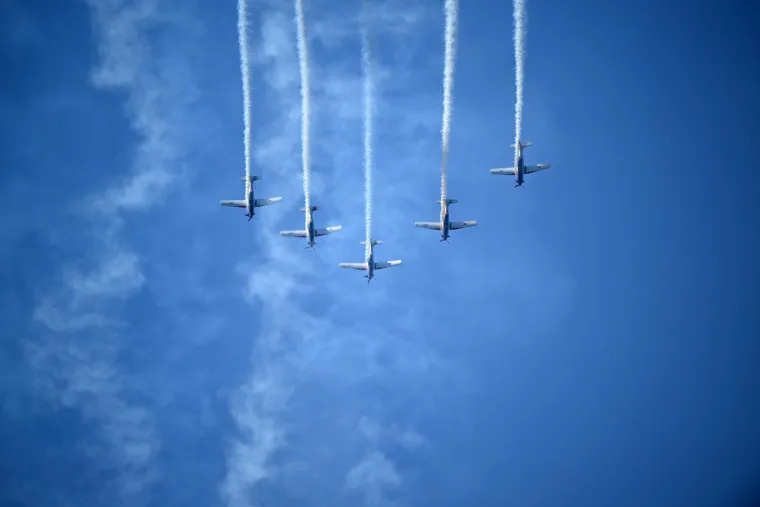 Spektakl na nebu! Pogledajte akrobatsku skupinu Krila Oluje iznad Knina