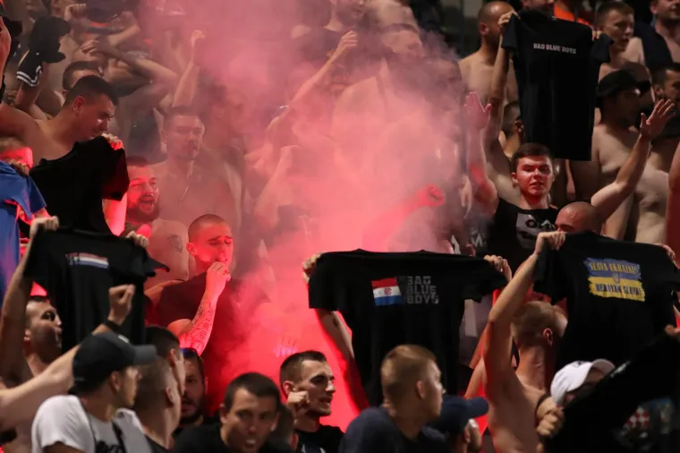 'Jedno jutro začula se buka. Pali freze i traktore, pravac Banja Luka'