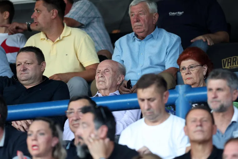 Nepoznata crnka plijenila pažnju svih na tribinama stadiona u Varaždinu