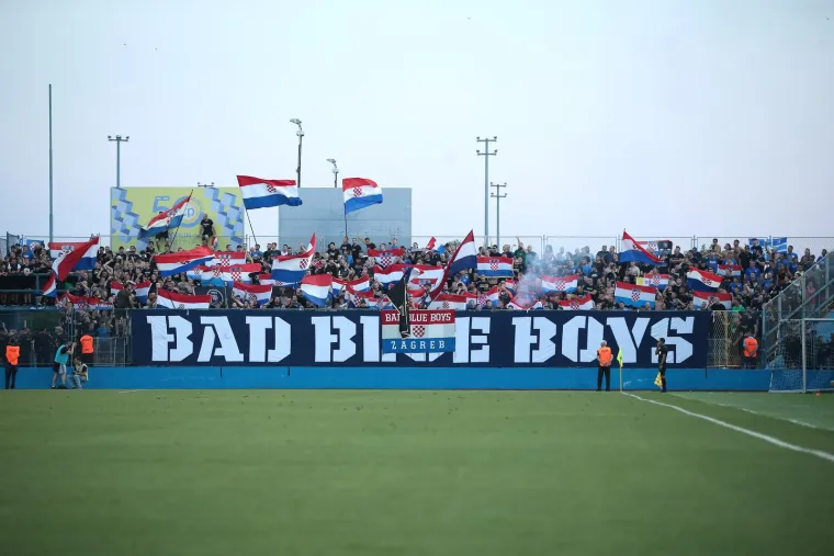 Jednog je navijača Dinama interventna odvela s domaće tribine, on počastio sve srednjim prstom: Boysi se poklonili slavnim Pumama