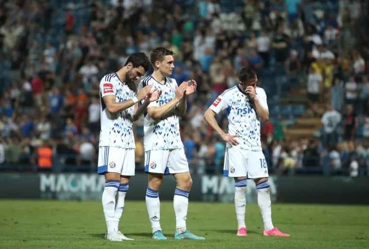 Igrači Dinama do&scaron;li pred tribinu s Boysima u Varaždinu, izraz na njihovim licima rekao je sve