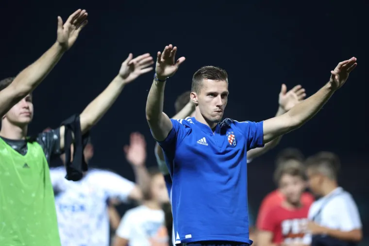 Igrači Dinama do&scaron;li pred tribinu s Boysima u Varaždinu, izraz na njihovim licima rekao je sve