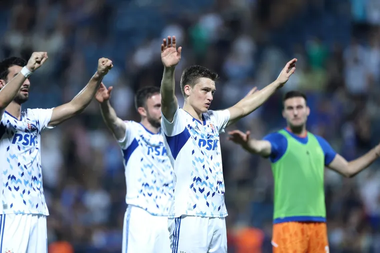 Igrači Dinama do&scaron;li pred tribinu s Boysima u Varaždinu, izraz na njihovim licima rekao je sve