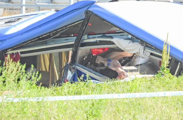 Fotografije s mjesta nesreće otkrivaju užas na autocesti A4: Ima puno poginulih, u tijeku je spašavaje ranjenih putnika
