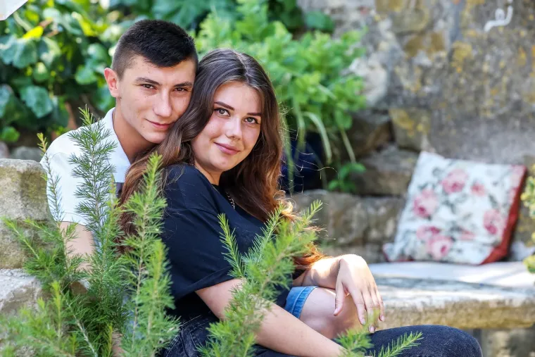 Makedonac i Ukrajinka zaljubili se u malom hrvatskom gradiću: Radili su kao konobari, bilo ih je strah, ali osjećaji su prevladali