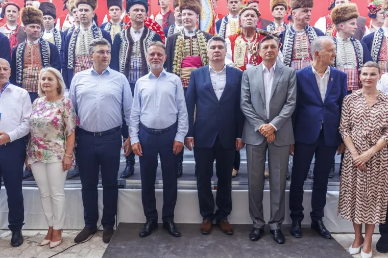 Premijer, predsjednik i po prvi put jedan strani predsjednik: Evo tko je sve danas sudjelovao na Vojvodinom prijemu u Alkarskim dvorima