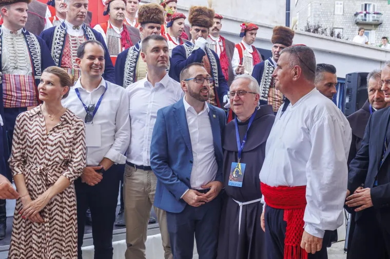 Premijer, predsjednik i po prvi put jedan strani predsjednik: Evo tko je sve danas sudjelovao na Vojvodinom prijemu u Alkarskim dvorima