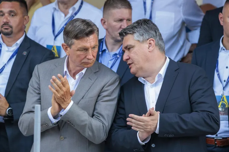 Po prvi puti strani predsjednik na Alki, snima selfije i super se zabavlja: Milanović maše svima, a Bulj je glavni zabavljač