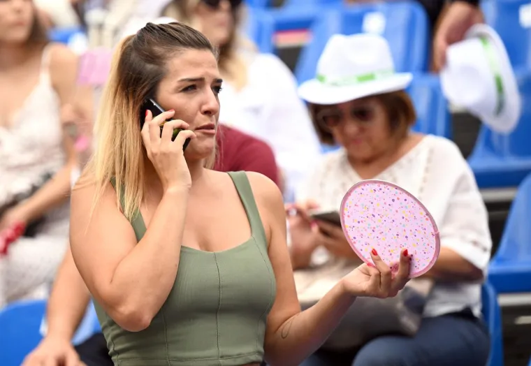 Po prvi puti strani predsjednik na Alki, snima selfije i super se zabavlja: Milanović ma&scaron;e svima, a Bulj je glavni zabavljač