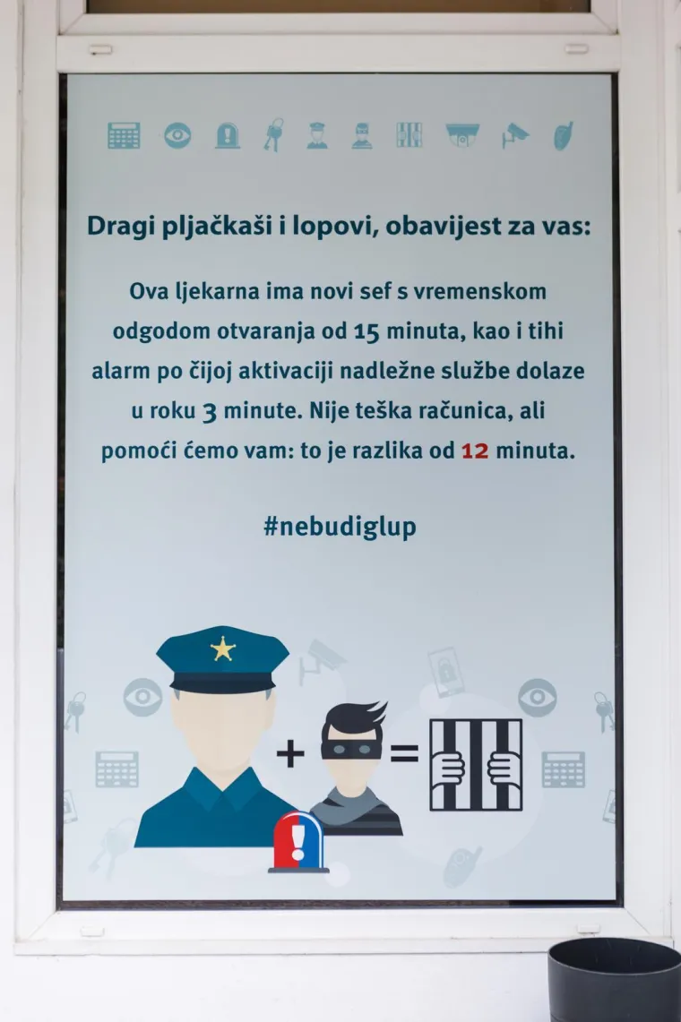 Nije teška računica, ali pomoći ćemo vam: to je razlika od 12 minuta&quot;, stoji na tom plakatu. Tome je dodan i hasghat koji kaže #nebudiglup.