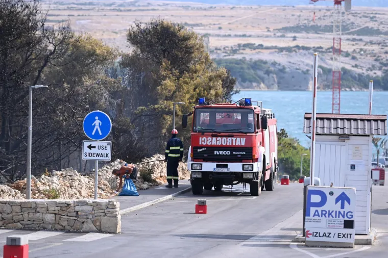 Pogledajte kako izgleda Zrće nakon vatrene stihije: Iz klubova evakuirane tisuće partijanera
