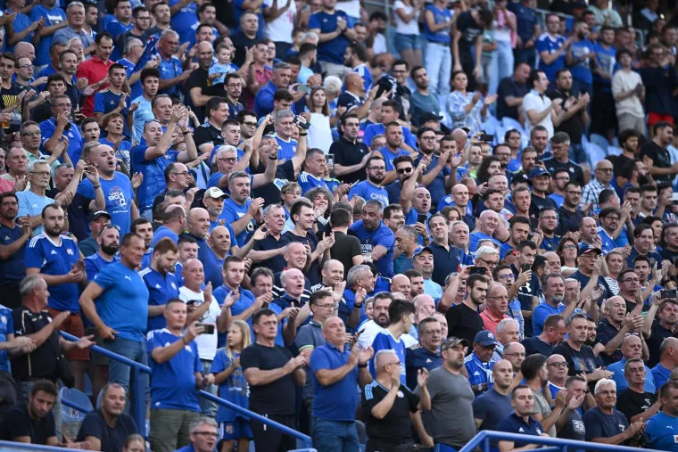 Maksimir diše za Dinamo: Tribine su u transu