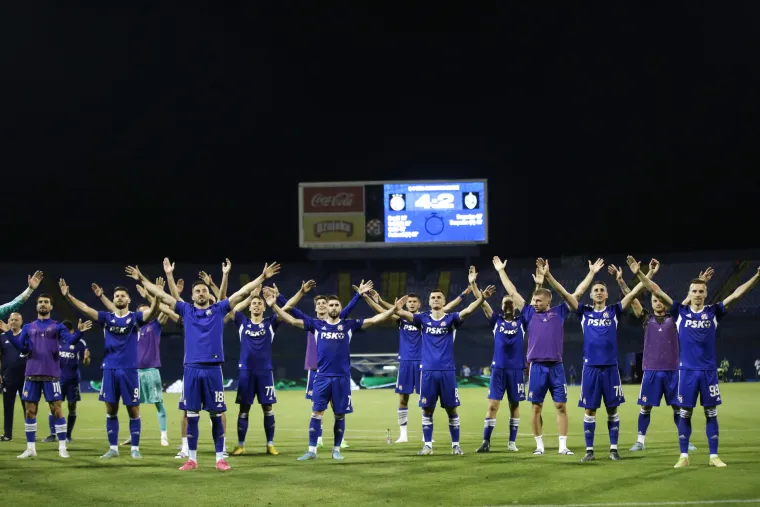 Pogledajte fantastično slavlje Dinama nakon pobjede protiv Ludogoreca: 13 tisuća navijača nosilo Modre