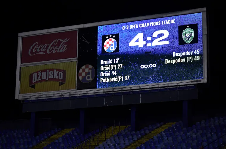 Pogledajte fantastično slavlje Dinama nakon pobjede protiv Ludogoreca: 13 tisuća navijača nosilo Modre