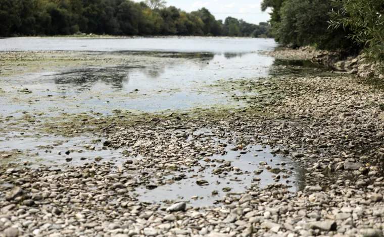 Ovo jako dugo nije viđeno u Zagrebu! Savu se na nekim mjestima čak može i prehodati, na Bundeku se vidi dno