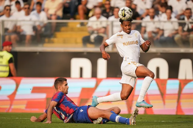 GALERIJA Ta divna portugalska noć: Pogledajte najzanimljivije trenutke lude utakmice u Guimaraesu