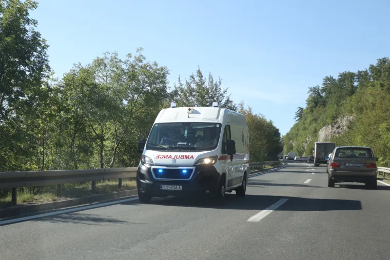 Pogledajte mjesto stravičnog sudara dva kombija i cisterne kod tunela Učka