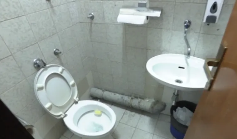 Iz ministarstva napominju da je u osam derutnih sanitarnih čvorova je duže vrijeme izvan uporabe