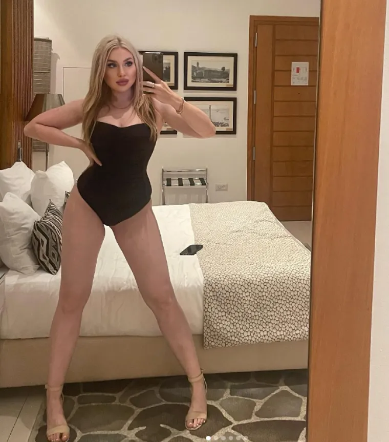 Upoznajte Petru, doktoricu medicine koja je svoju liječničku kutu zamijenila seksi koktel haljinicama