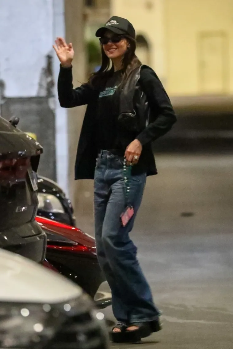 Brooklyn Beckham i Nicole Peltz u lažnom sjaju bračne idile: Kad su skužili paparazze, brzo se primili za ruke