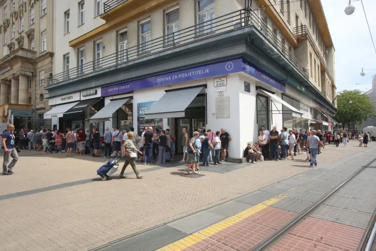 Građani navalili na banke zbog posebne kovanice: Neki su došli čak iz inozemstva, a neki su stajali od 5 ujutro