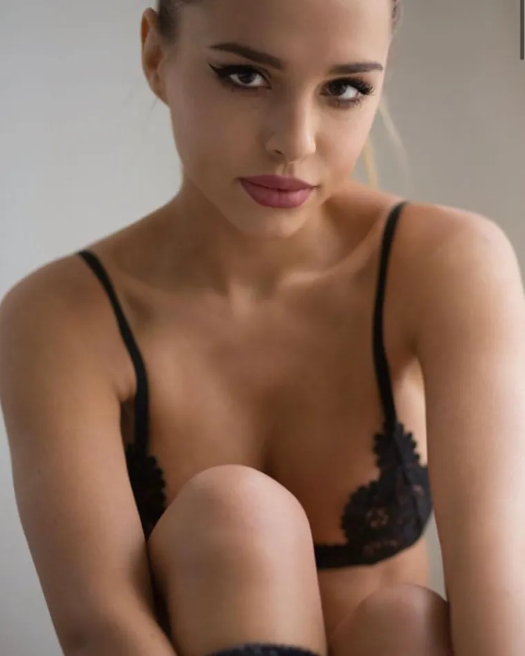 Ovog ljeta zaludila je Hrvatsku svojim savr&scaron;enim tijelom: Bila je u dru&scaron;tvu poznatog dečka, ali njega nitko nije primijetio