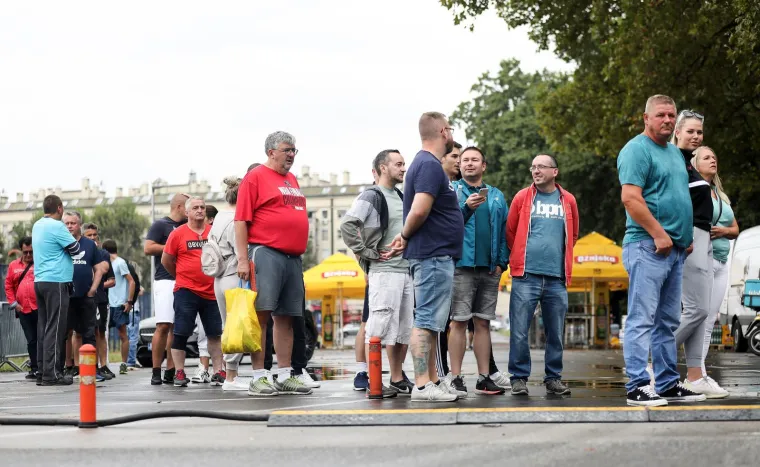 Svi koji su u gradu žele na utakmicu: Pogledajte red na Maksimiru za ulaznice za večera&scaron;nji derbi