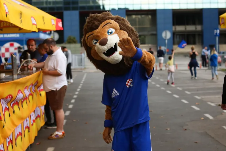 Ovako izgleda atmosfera oko stadiona Maksimir