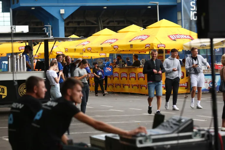 Ovako izgleda atmosfera oko stadiona Maksimir