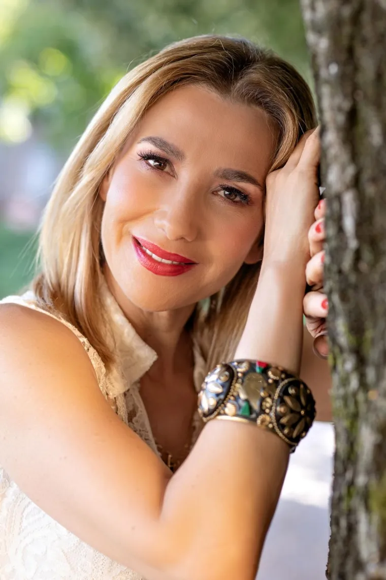 Nedavno proslavila 48.: Ecija Ojdanić pozirala u zavodljivom izdanju i dokazala da su njezinu slučaju godine samo broj