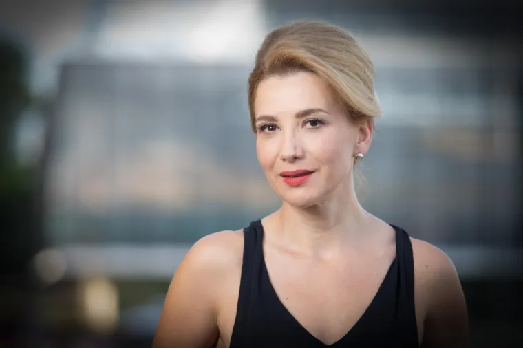 Nedavno proslavila 48.: Ecija Ojdanić pozirala u zavodljivom izdanju i dokazala da su njezinu slučaju godine samo broj