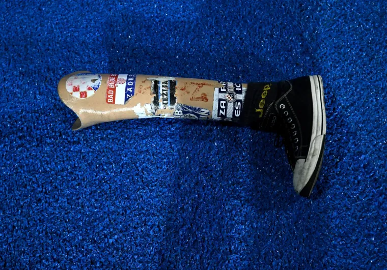 Pogledajte kakav je kaos zavladao Maksimirom: Livi 'tlačio' Ivanušeca, Ristovski fotografira, a Oršić pozira s protezom