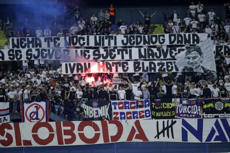 Boysi podigli poruku Torcidi, 'zapalili' Sjever pa slavili uz Grdovićevu hit obradu; 'Kad se momci s mulatima skupe...'