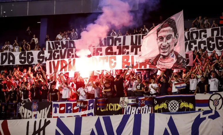 Boysi podigli poruku Torcidi, 'zapalili' Sjever pa slavili uz Grdovićevu hit obradu; 'Kad se momci s mulatima skupe...'