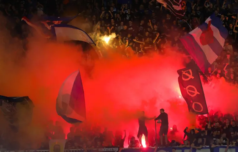 Boysi podigli poruku Torcidi, 'zapalili' Sjever pa slavili uz Grdovićevu hit obradu; 'Kad se momci s mulatima skupe...'