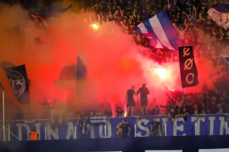 Boysi podigli poruku Torcidi, 'zapalili' Sjever pa slavili uz Grdovićevu hit obradu; 'Kad se momci s mulatima skupe...'