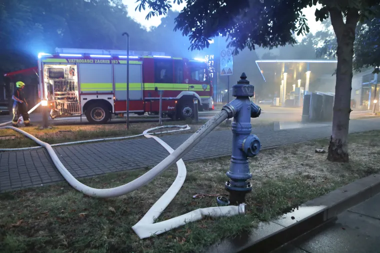 Gori u centru Zagreba! Grad je ispunjen dimom, u podzemnoj garaži zapalio se automobil