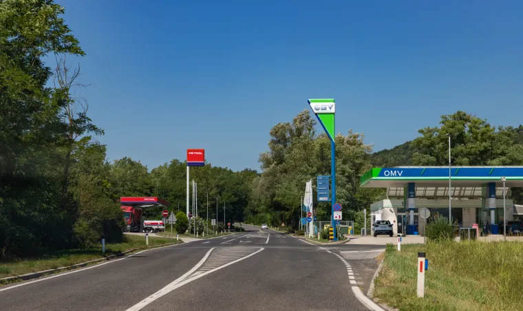 Prosječna plaća u Sloveniji kupiti će 800 litara goriva, &scaron;to je čak 251 litra vi&scaron;e nego u Hrvatskoj.