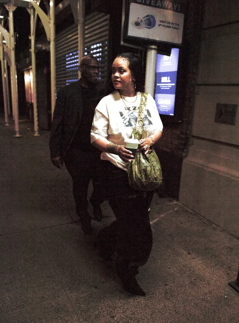 Rihanna će ovim čizmama opet posvađati internet: Mi smo prilično sigurno da se, osim nje, nijedna ovo ne bi usudila obuti