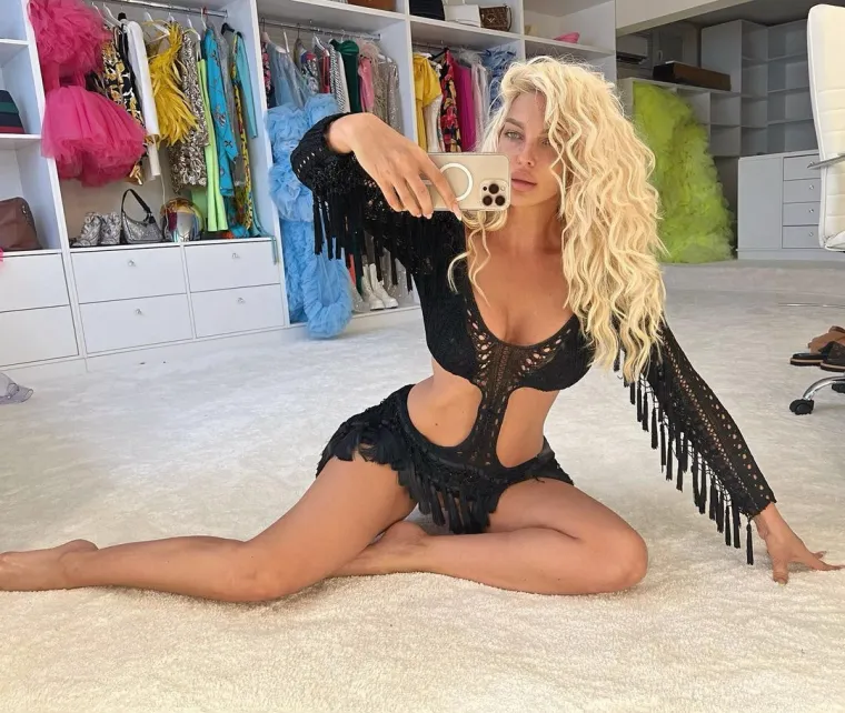 Jelena Karleuša dvaput se udavala, bila je dio pornoafere, a mnogi ne vjeruju kako je izgledala na početku karijere