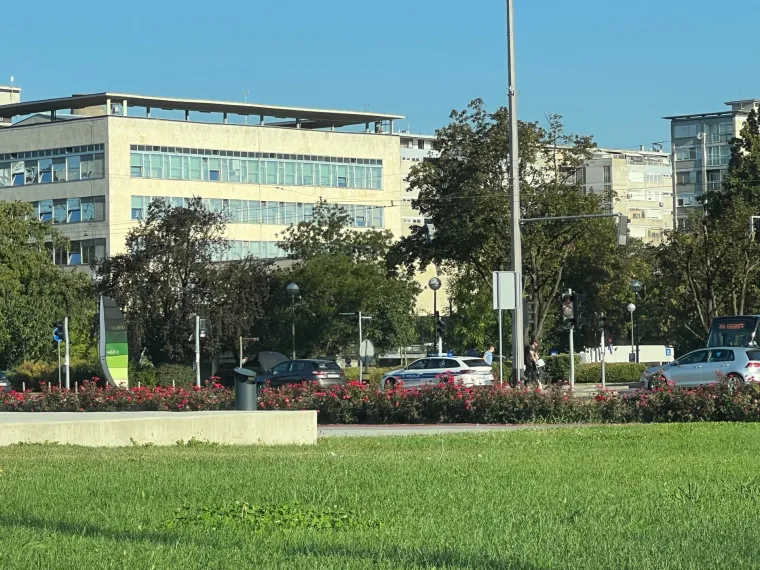 Prometna nesreća kod dvorane Lisinski: Sudarila se dva auta, stvaraju se gužve na križanju