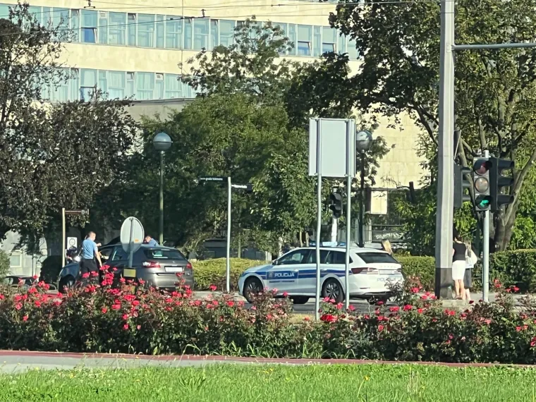 Prometna nesreća kod dvorane Lisinski: Sudarila se dva auta, stvaraju se gužve na križanju