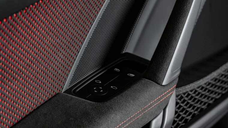 Nijemci predstavili brutalni Porsche 911 GT3 RS s vi&scaron;e od 500 'konja', a va&scaron; može biti za ne&scaron;to vi&scaron;e od 1,5 milijuna kuna