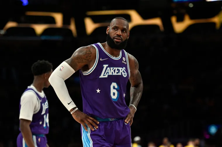 1. mjesto (LeBron James)  - Od NBA ugovora je ukupno zaradio 532 milijuna dolara.