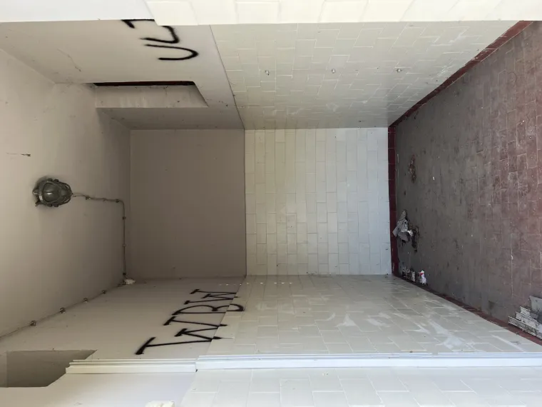 Ovo je postaja HŽ-a u kojoj putnici čekaju vlak: Ruglo od kojeg čovjeka hvata jeza nije se obnovilo već godinama