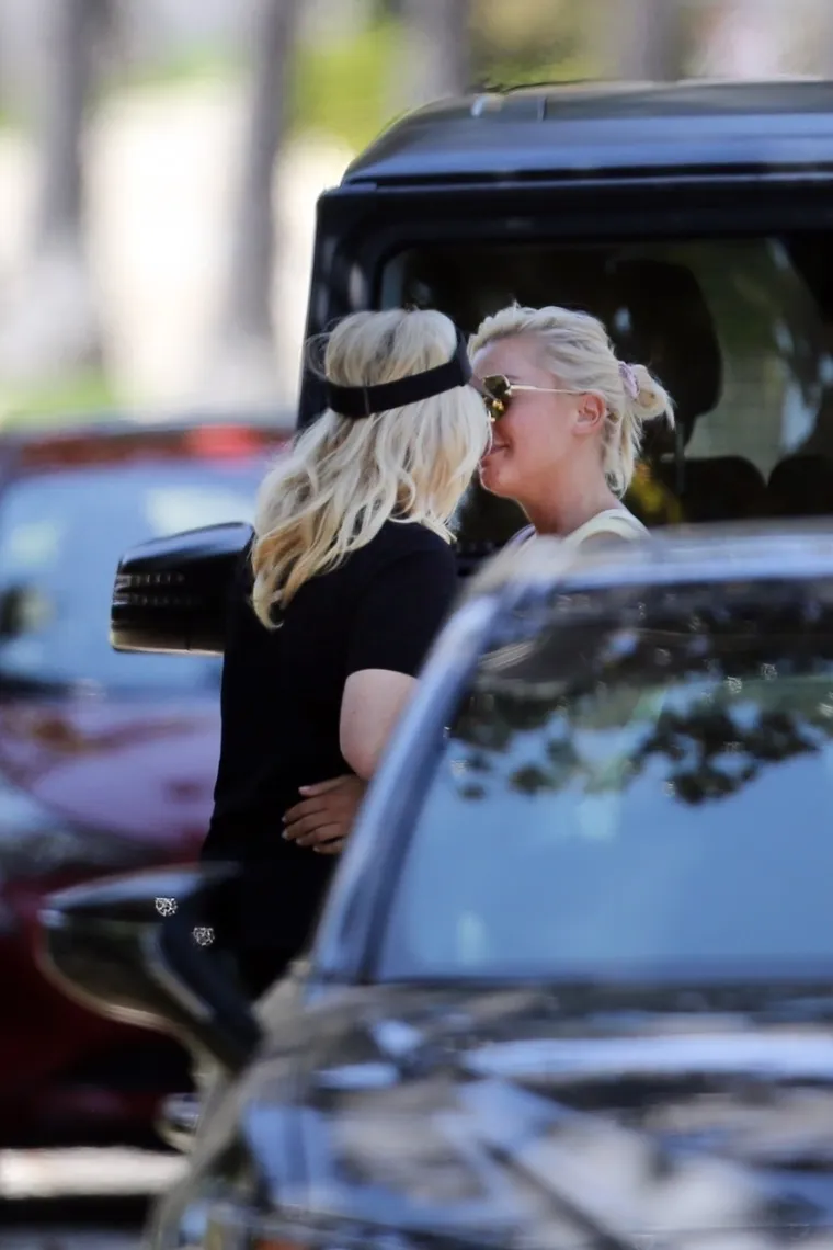 Rebel Wilson i njezina djevojka se ne stide: Ove fotografije otkrivaju kako žele da svi vide koliko se vole
