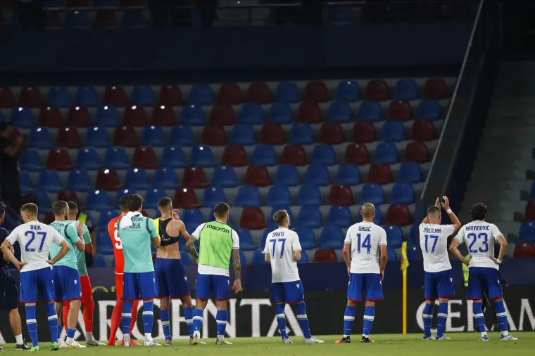 Pogledajte &scaron;to se sve događalo Hajduku u Valenciji: Bijele pogodila poznata kletva, Dambrauskasu nije dobro